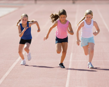Anak-anak yang berpartisipasi dalam olahraga bisa mengasah keterampilan sportivitas mereka dengan baik. Berjabat tangan dengan kompetisi, tidak peduli apa hasil dari suatu pertandingan, mampu menerima kekalahan dan berusaha melakukan yang terbaik bagi dirinya dan tim secara keseluruhan.