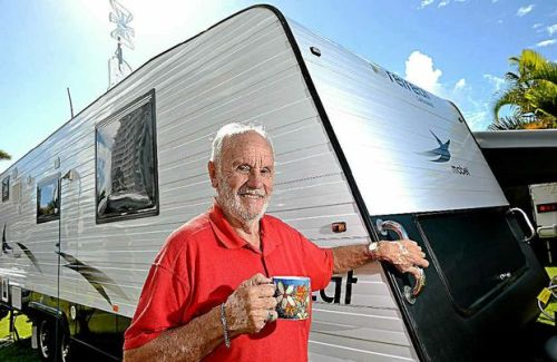 James Harrison di waktu luangnya sedang berlibur ke Sunshine Coast. Ia menjadi donor darah aktif dan teratur sampai usia 56 tahun.