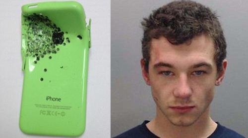 Iphone milik menjadi tameng dirinya saat sebutir peluru ditembakkan pemuda